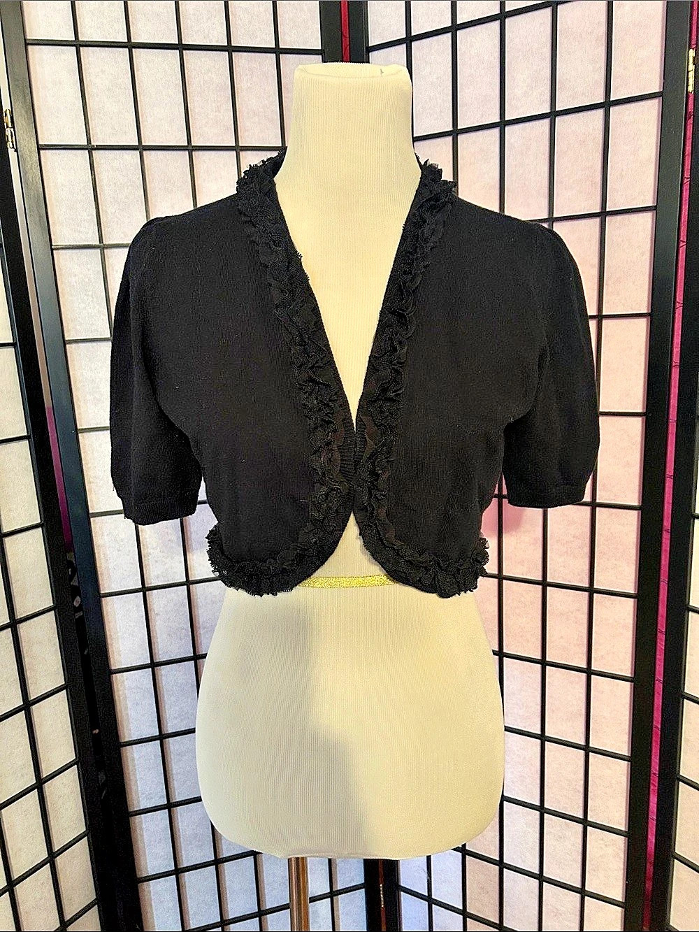 Black Lace-Trim Cropped Cape
